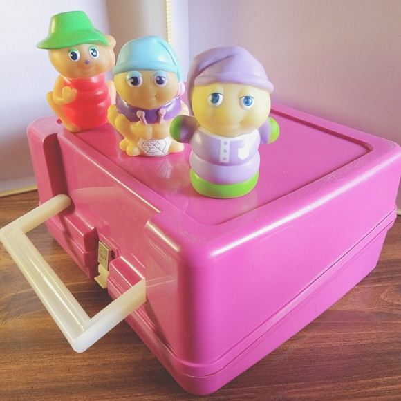 Vintage 1986 GLO Friends Glo Worm Thermos Lunch Box, Thermos & 3 Glo Figures - Picture 8 of 8